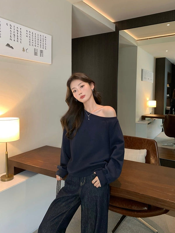 Off-shoulder Pullover Sweatshirt