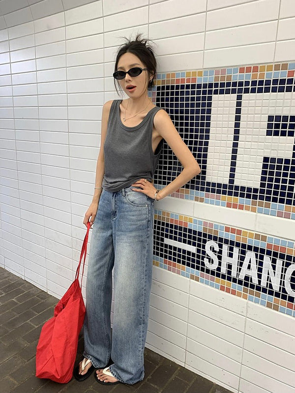 Wide-leg Straight Jeans