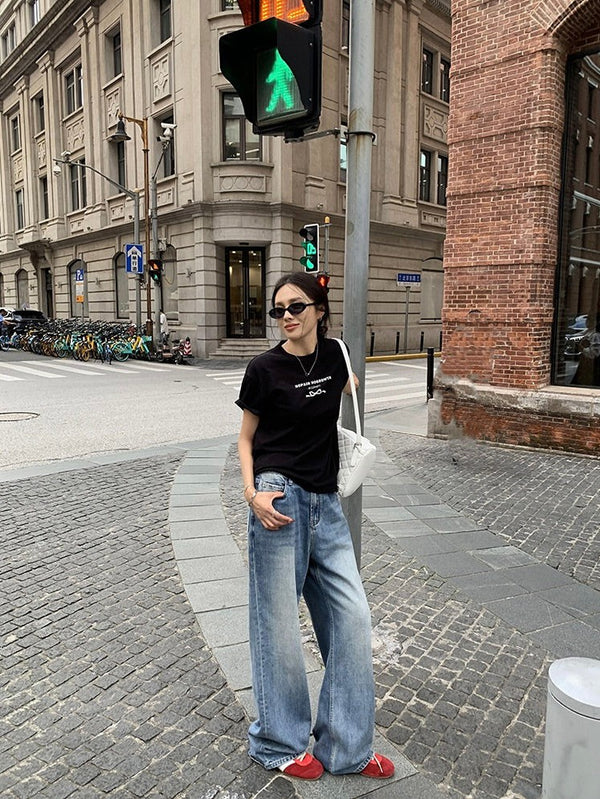 Wide-leg Straight Jeans