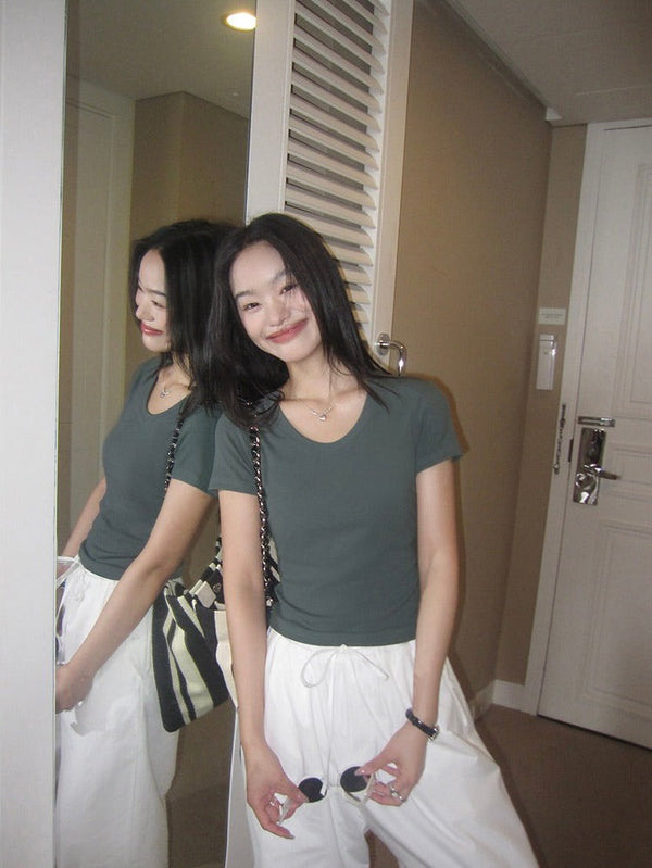 U-neck Slim T-shirt