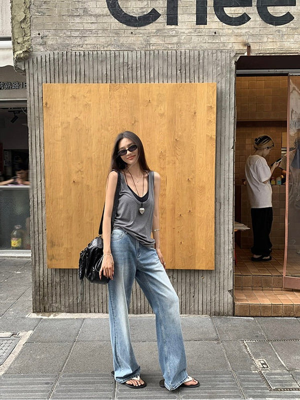 Wide-leg Straight Jeans