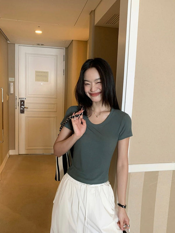 U-neck Slim T-shirt