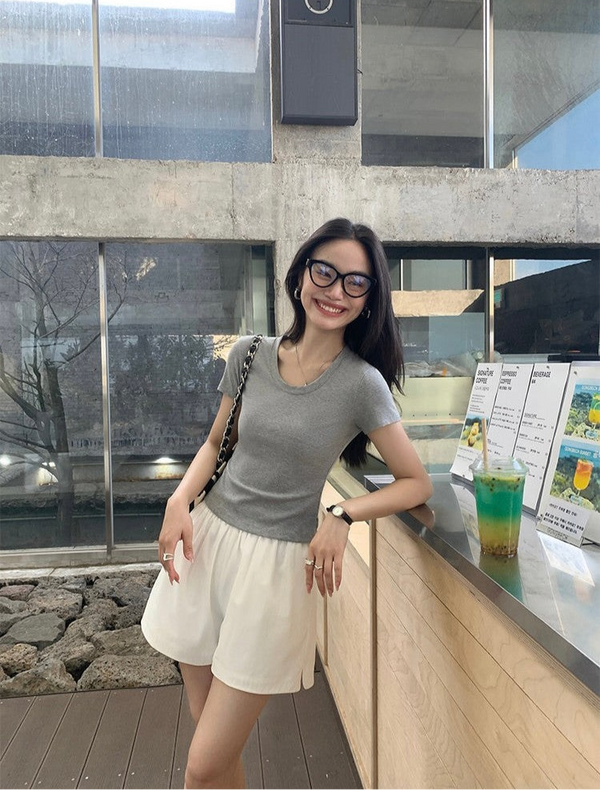 U-neck Slim T-shirt