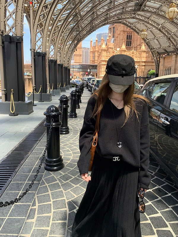 Loose V-neck Pullover Sweater