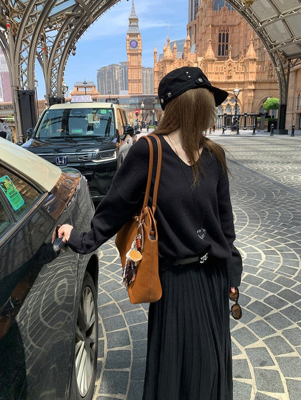 Loose V-neck Pullover Sweater