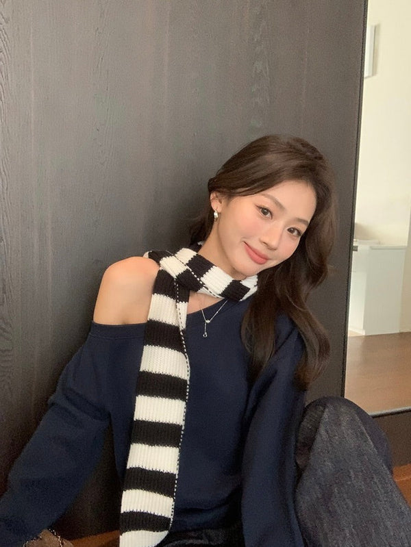 Off-shoulder Pullover Sweatshirt
